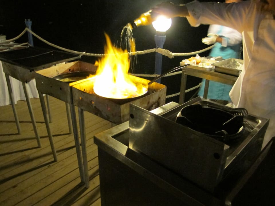 Lass die Flammen lodern Seaden Sea World Resort & Spa