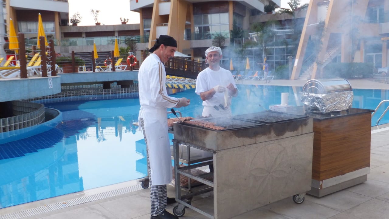 Grillen am Abend Alaiye Resort & Spa