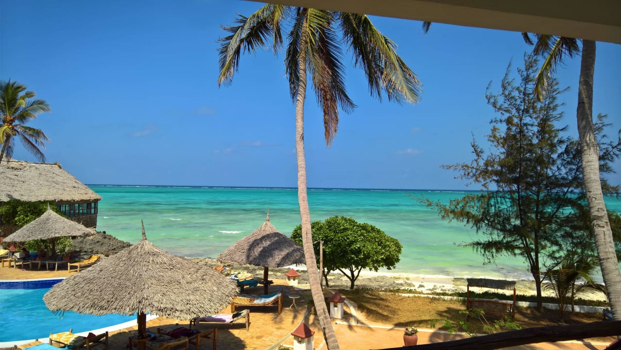 Strand bei auflaufender Flut Reef & Beach Resort