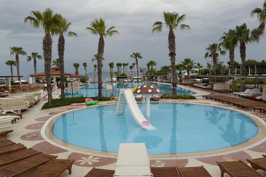 Blick über den Pool Club Tuana Fethiye