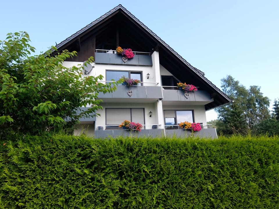 Außenansicht Ferienwohnungen Landhaus Meran