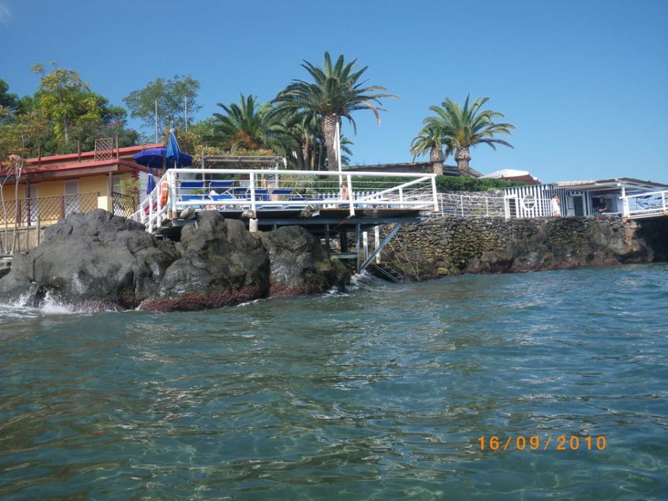 Берег - скалы Hotel Il Moresco Terme