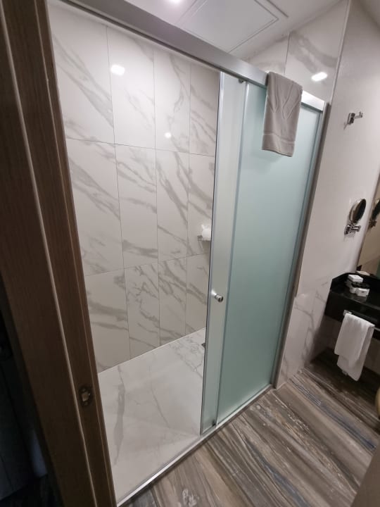 Zimmer Royal Wings Hotel