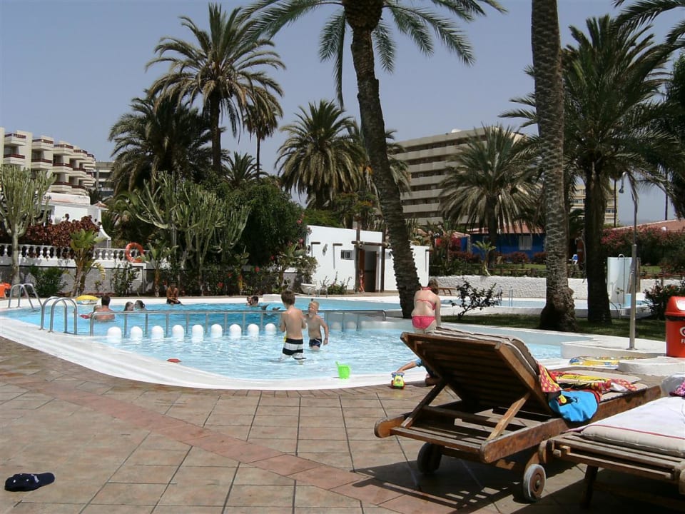 Poolanlage HL Miraflor Suites Hotel