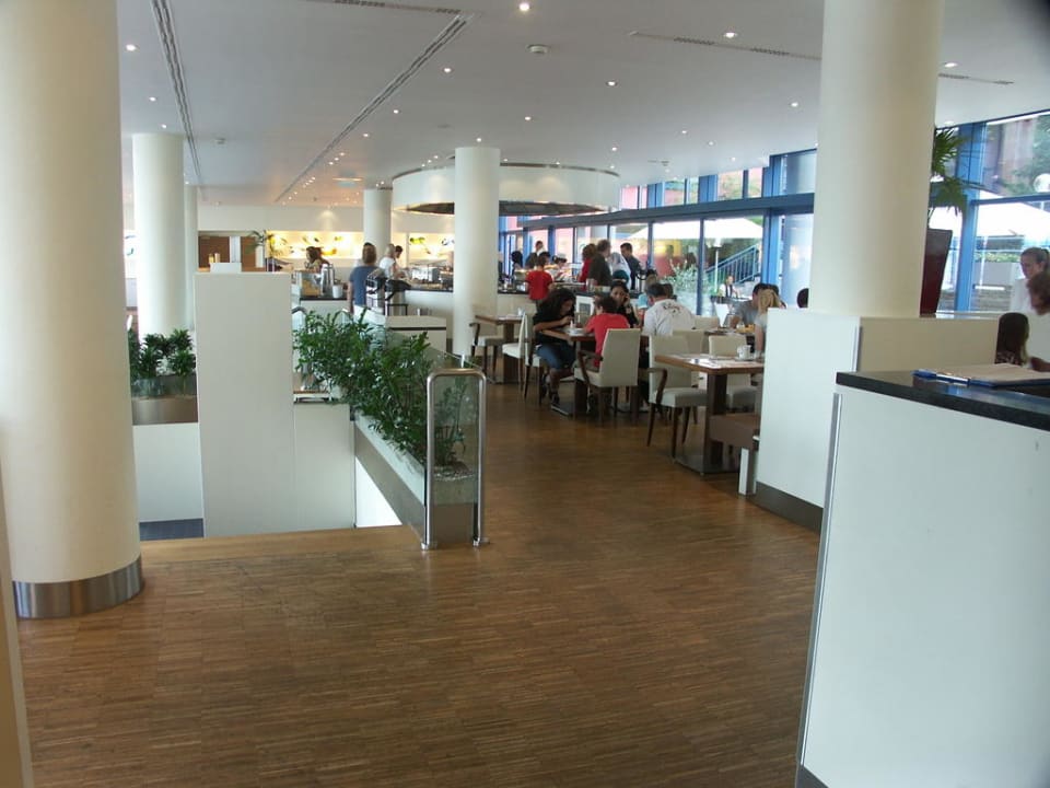 Breakfast room NH Prague City