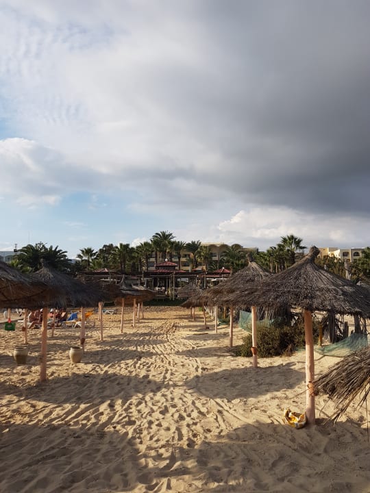 Strand Hotel Nesrine