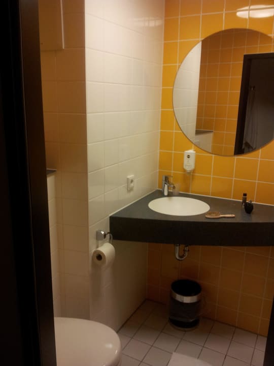 Badezimmer B&B Hotel Nürnberg-Hbf