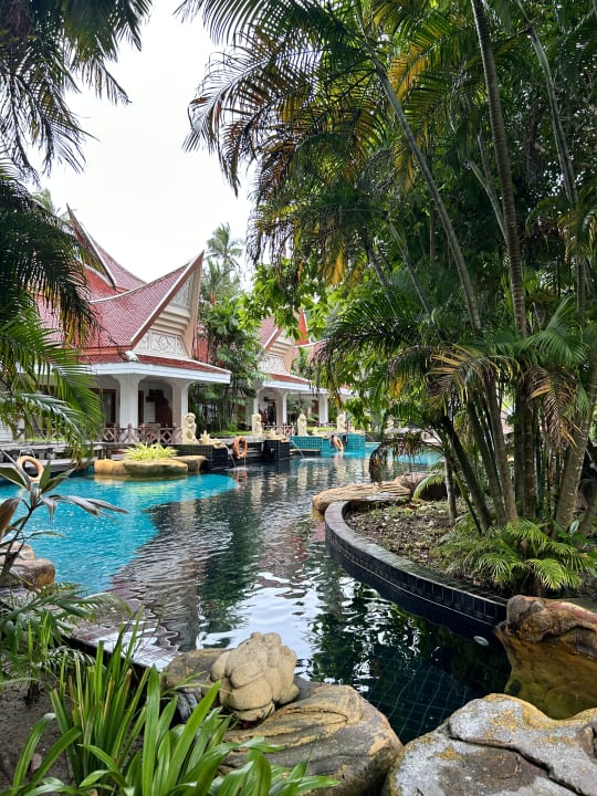 Gartenanlage Santhiya Tree Koh Chang Resort