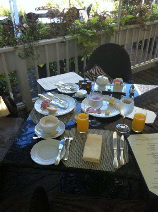 Frühstück mit frischem Orangensaft... Hotel The Wauwinet