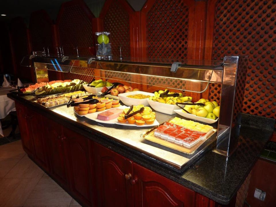 Büffet optisch gut, Speisen gut. BLUESEA Lagos de Cesar