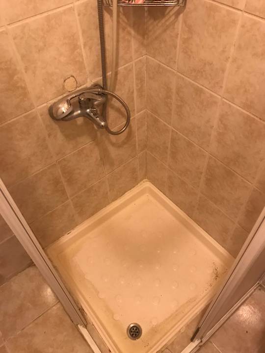 Verschmutzt und Urin Semt Luna Beach Hotel