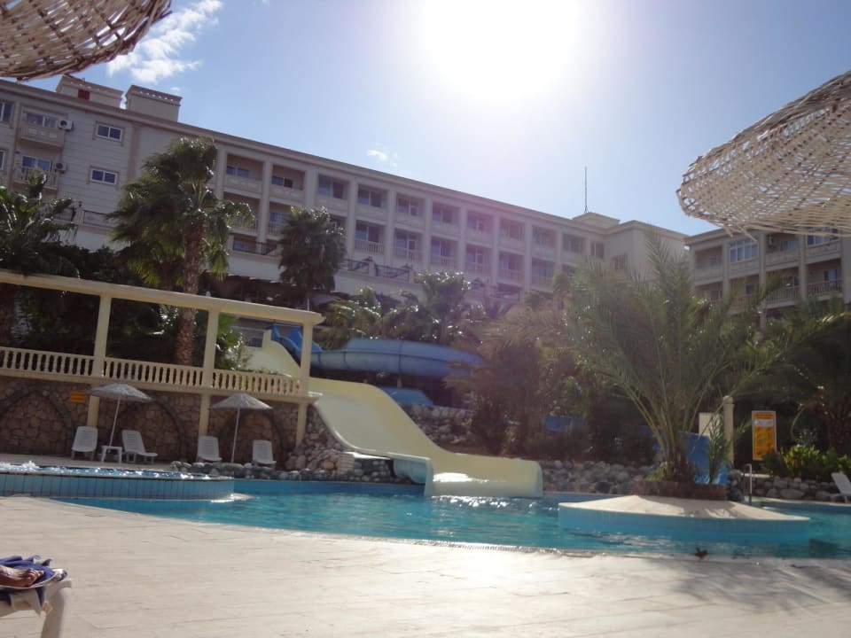 Hotel w pełnej okazałości Oscar Resort Hotel