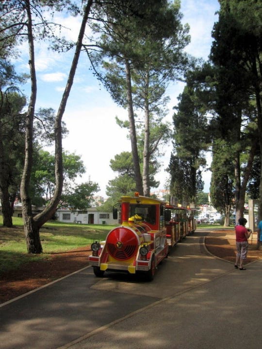 Die Touristenbahn vom Hotel nach Porec Valamar Parentino Hotel