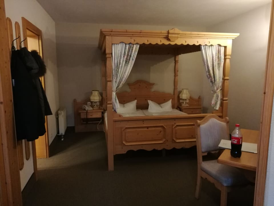 Zimmer Burghotel Am Hohen Bogen