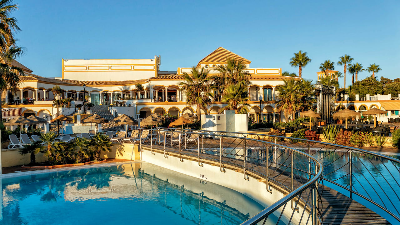 Aldiana Andalusien Poollandschaft Aldiana Club Andalusien