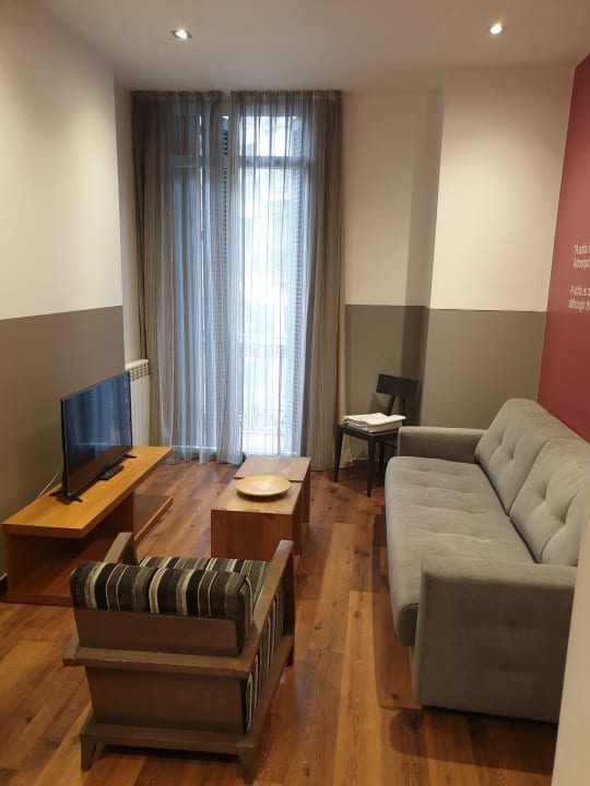 Zimmer MH Apartments Suites