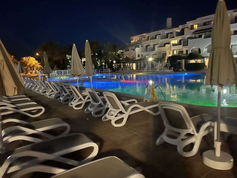 Pool FERGUS Style Bahamas