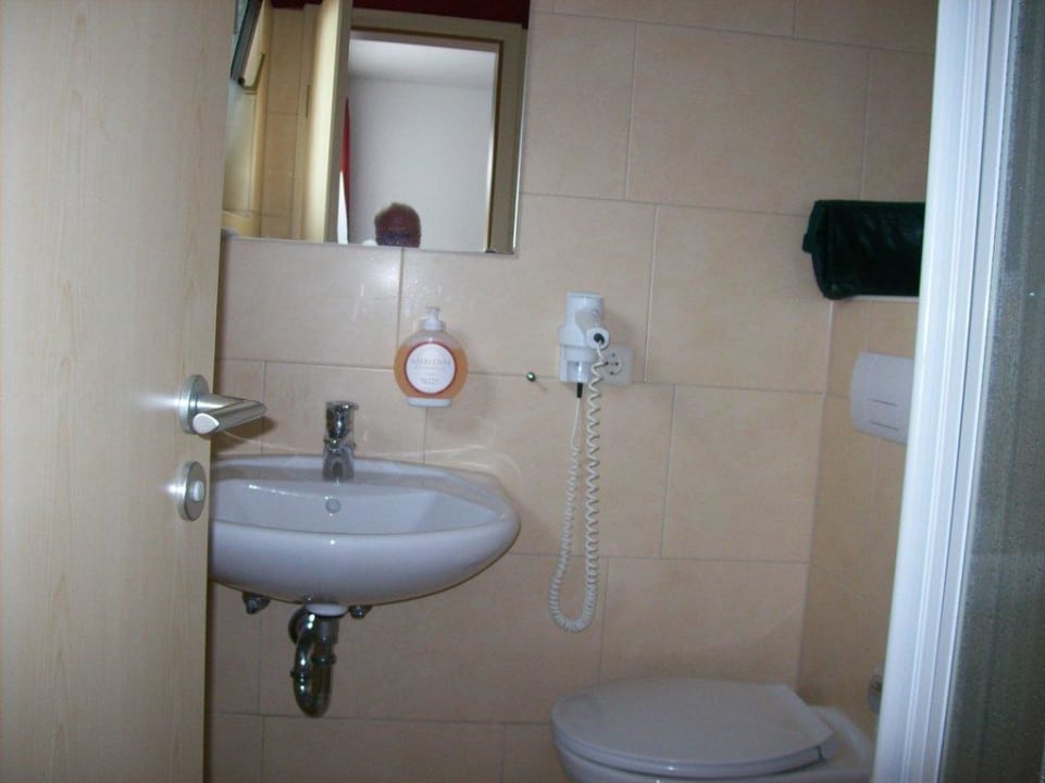 Enges Badezimmer Der schöne Asten - Resort Winterberg