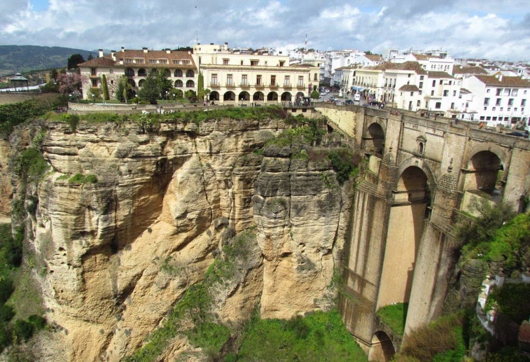 Hotel and bridge Hotel Parador de Ronda
