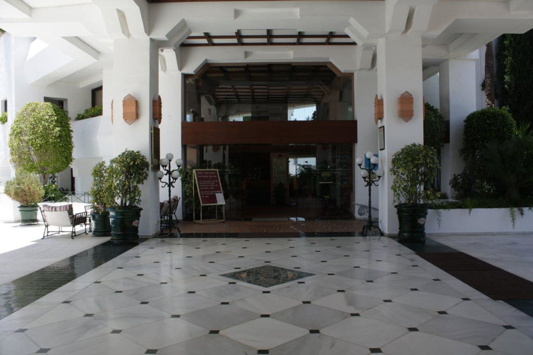 Eingang zur Rezeption Iberostar Selection Marbella Coral Beach