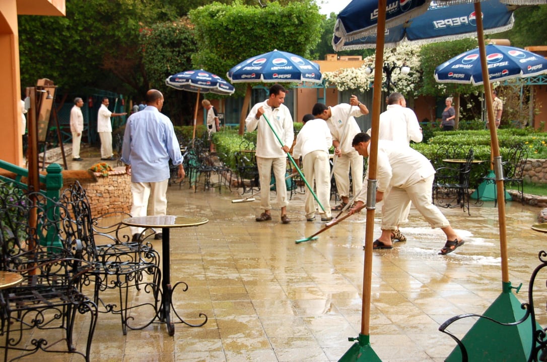 Putzen im Giftun Hotel nach dem großen Regen Giftun Azur Resort