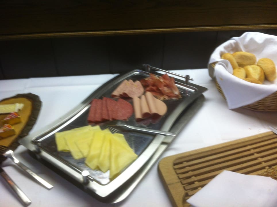 Braune Ecken schon am Käse Hotel Akazienhof