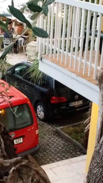 Blick vom Balkon zur Terrasse Hotel Internazionale