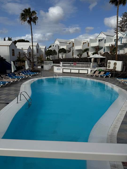 Pool Apartamentos LIVVO Morromar