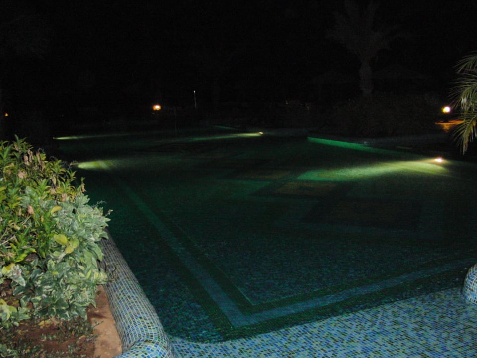Adults only Pool bei Nacht Hotel Riu Touareg