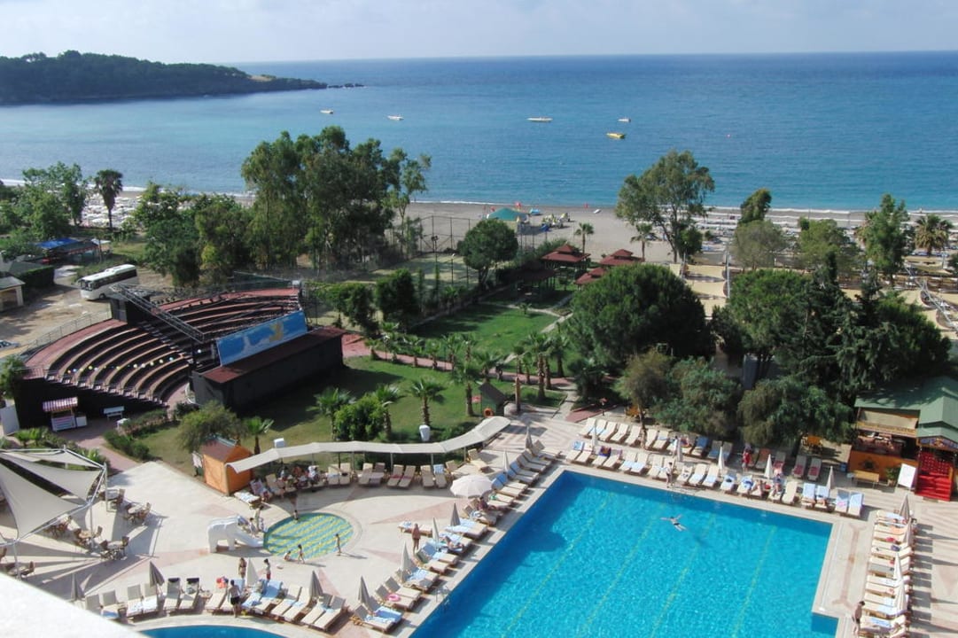 Ausblick auf den Pool Mira Meridia Beach Hotel