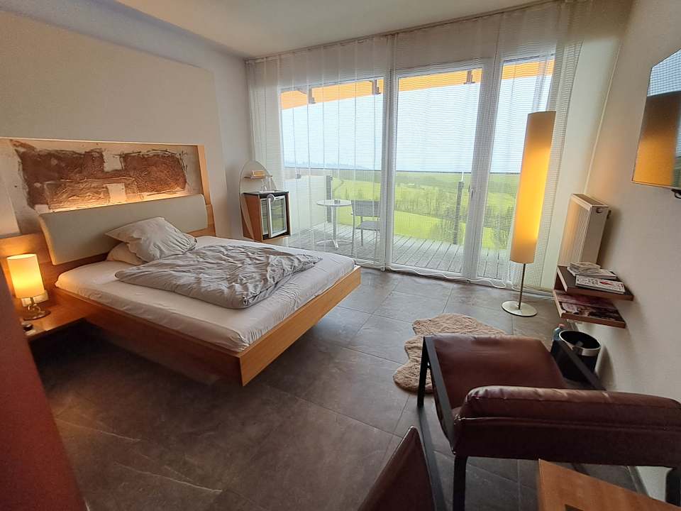 Zimmer AVIVA make friends