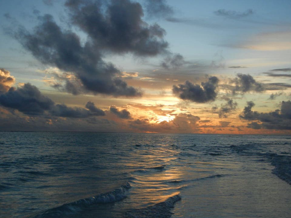 Sonnenuntergang an der Sandbank Kuramathi Maldives