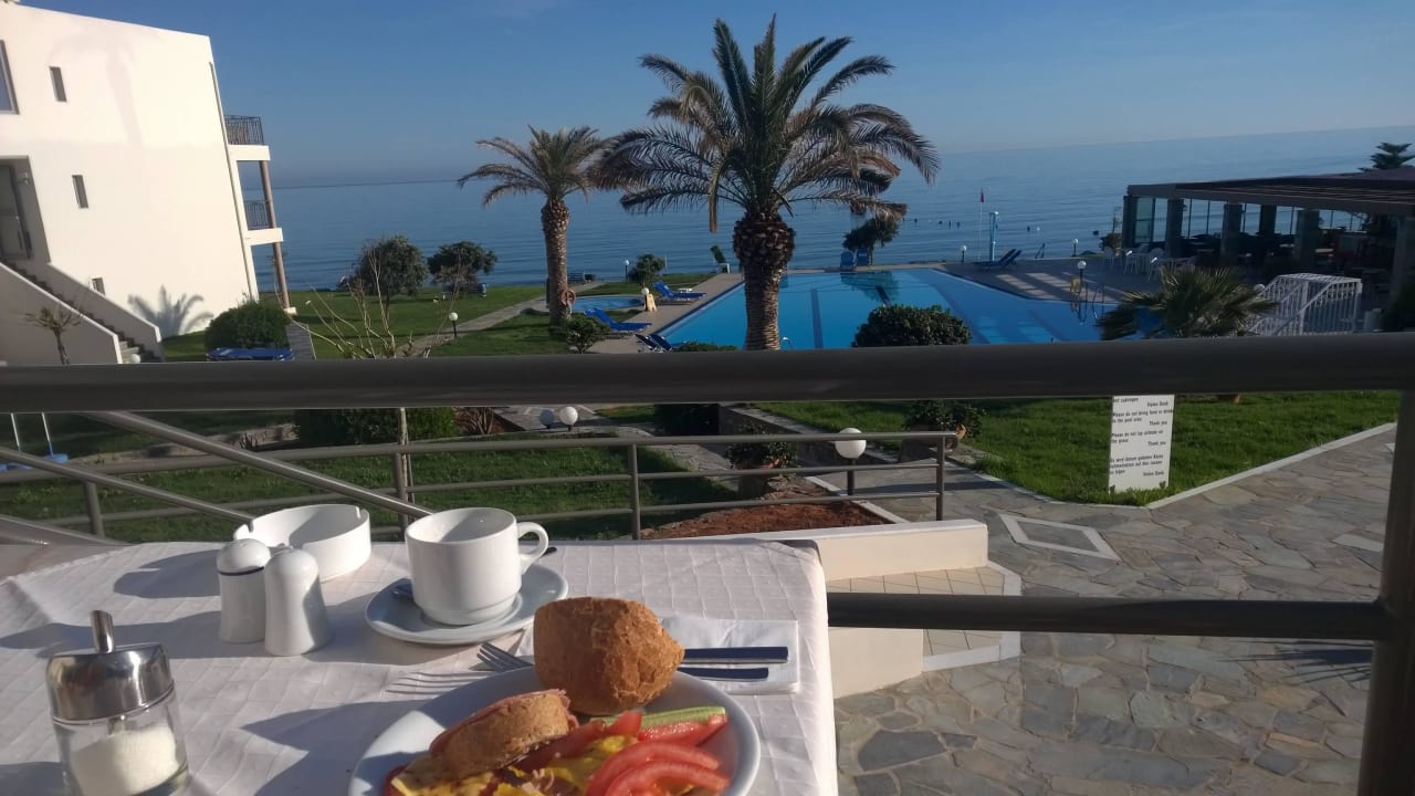 Blick beim Frühstück Hotel Ariadne Beach