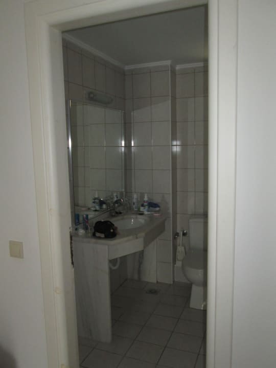 Schönes, neues Badezimmer Maritimo Beach Hotel