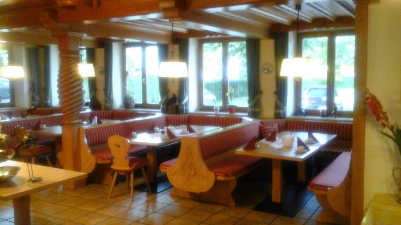 Die schöne gepflegte Stube Hotel Pension Chiemsee