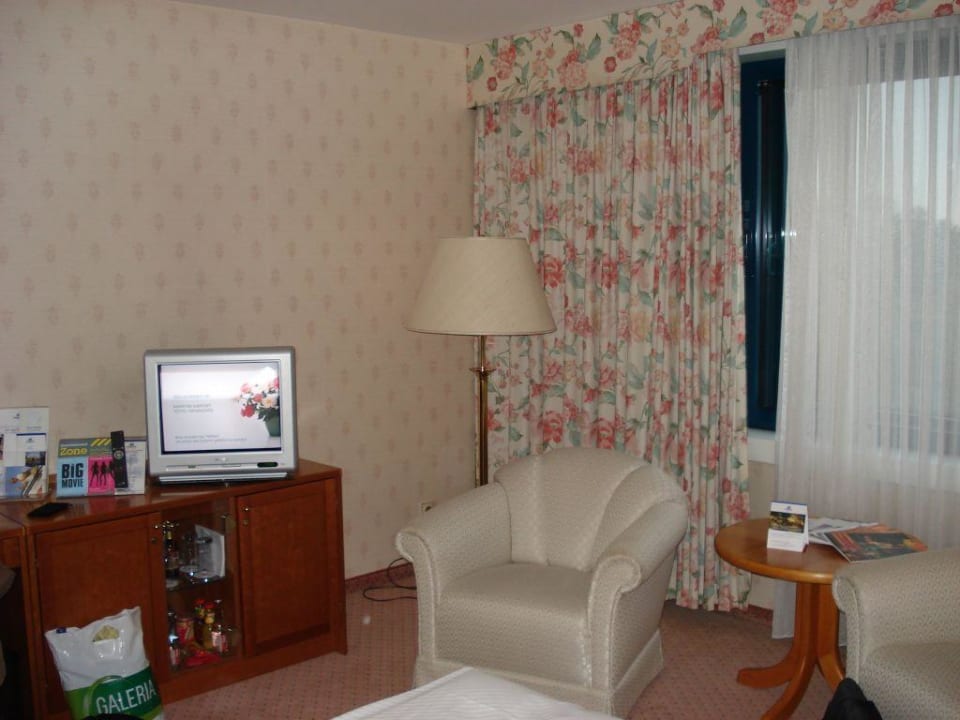 Etwas plüschig, aber auch gemütlich Maritim Airport Hotel Hannover