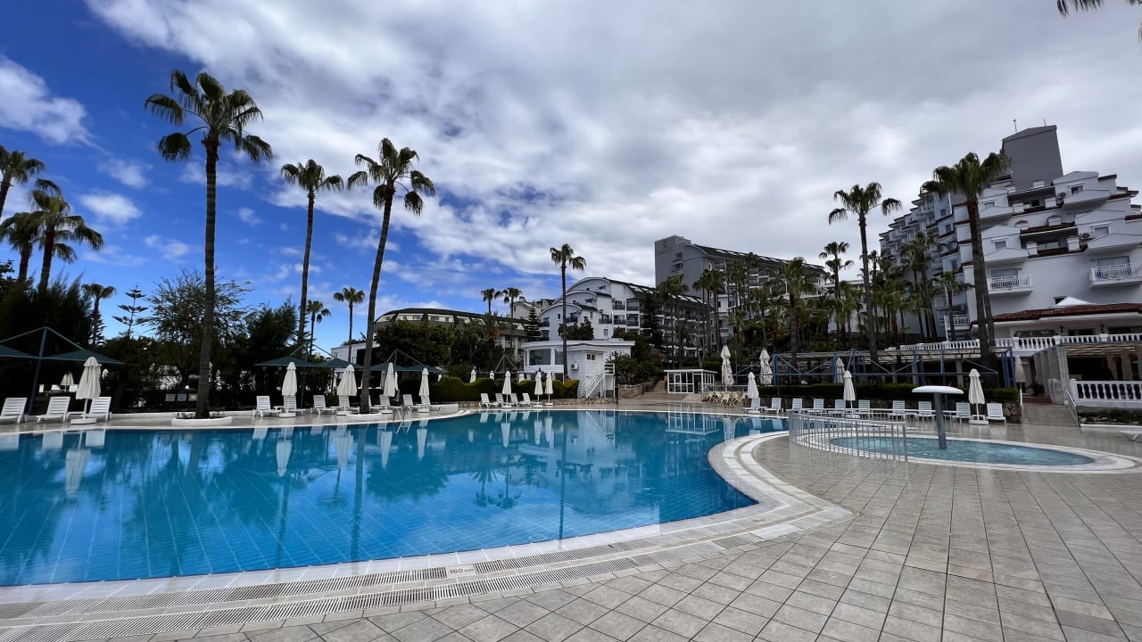 Pool Iz Flower Side Beach Hotel