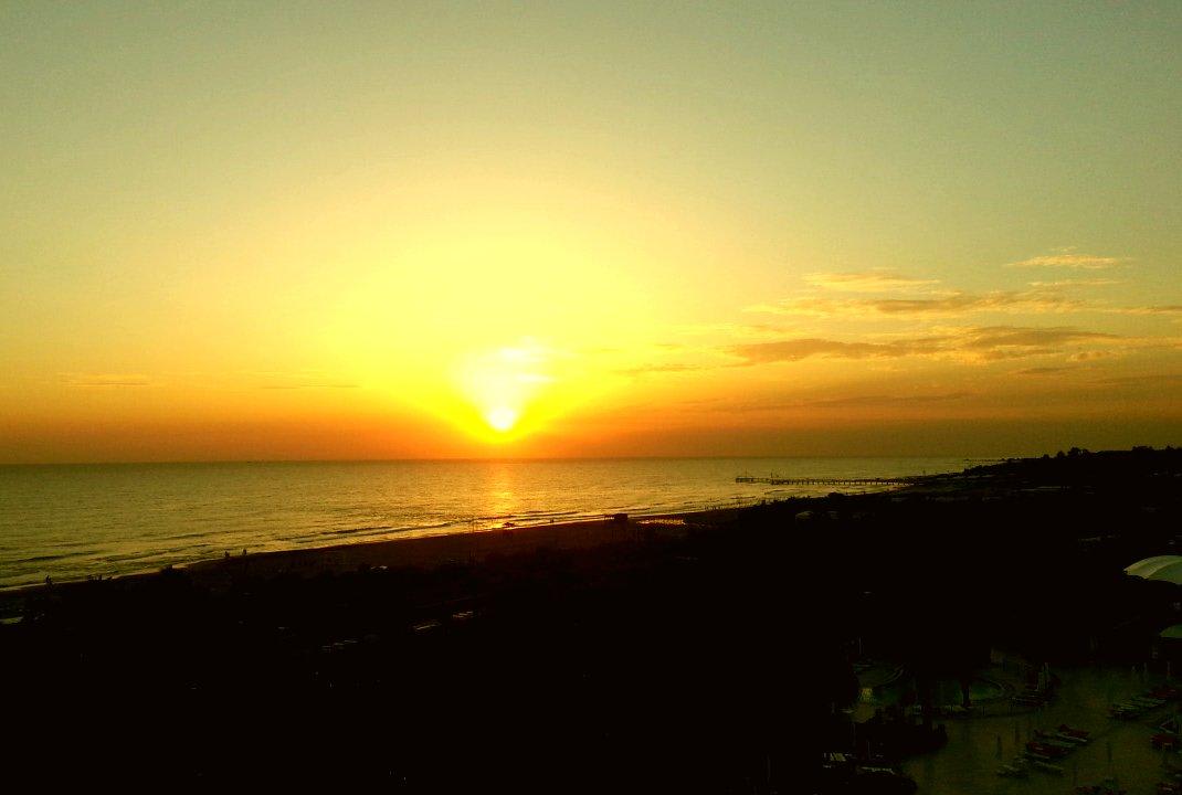  Sonnenuntergang VONRESORT Golden Coast