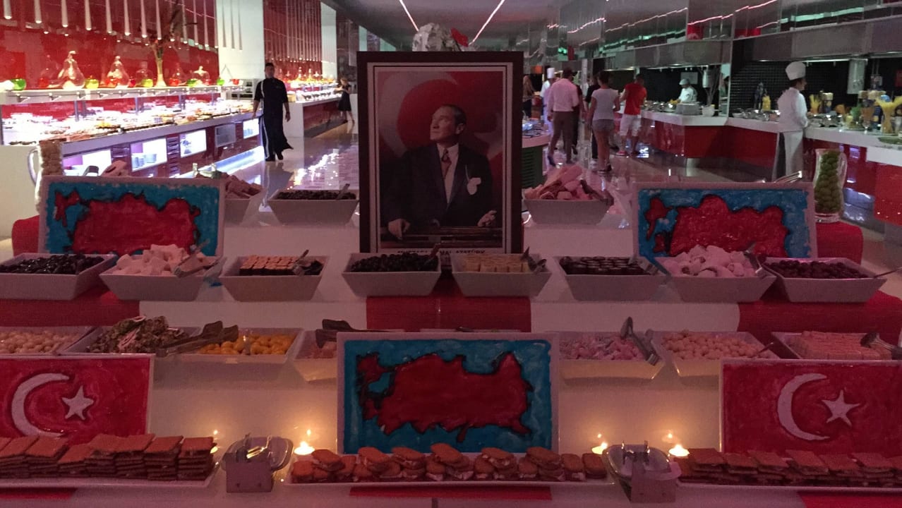 19. Mai Türkische Feiertag Adam & Eve - Adults only