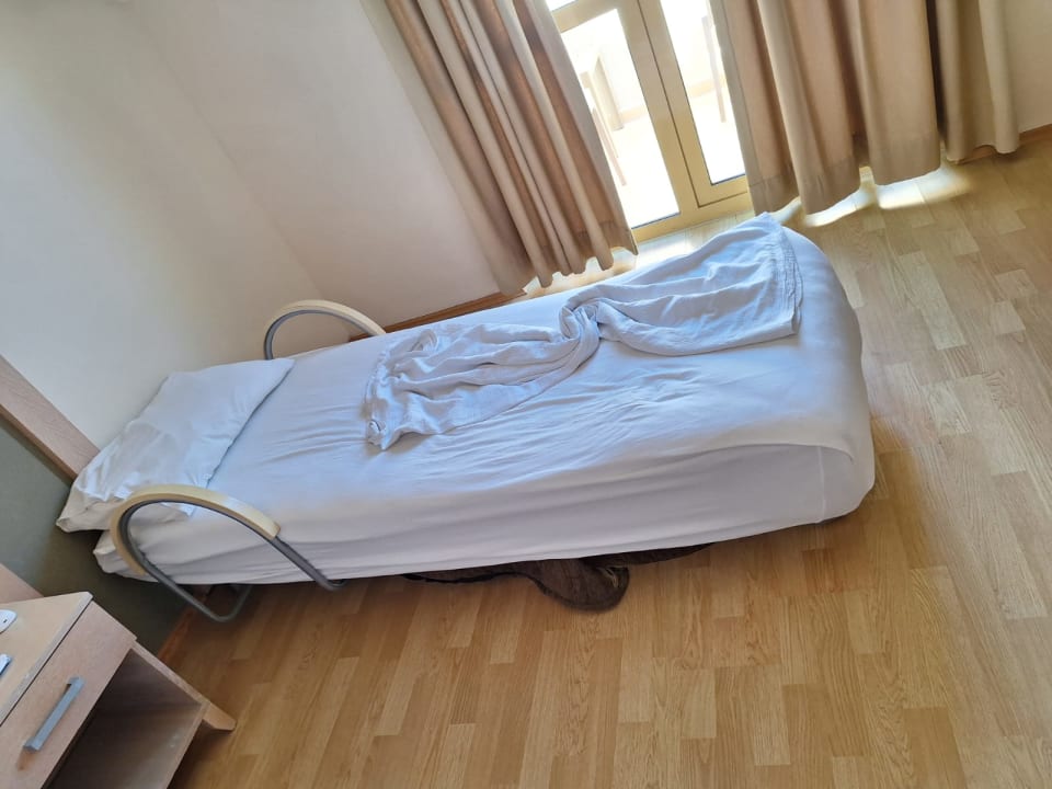 Zimmer Side Breeze Hotel