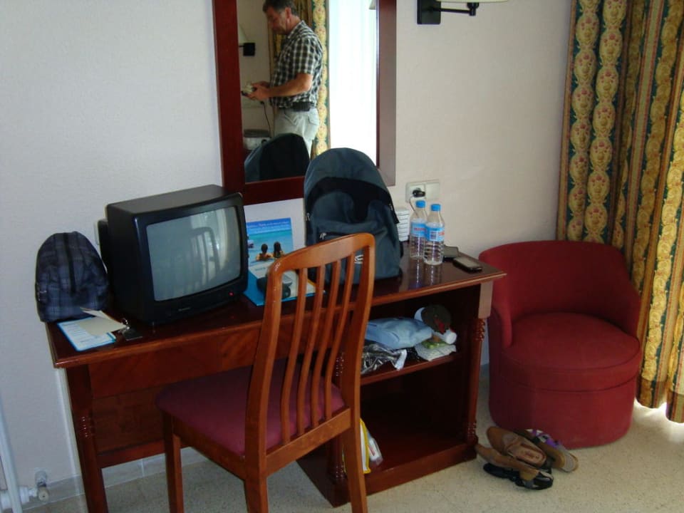 Kleines Rumpelkammerzimmer Valentin Somni Hotel & Suites