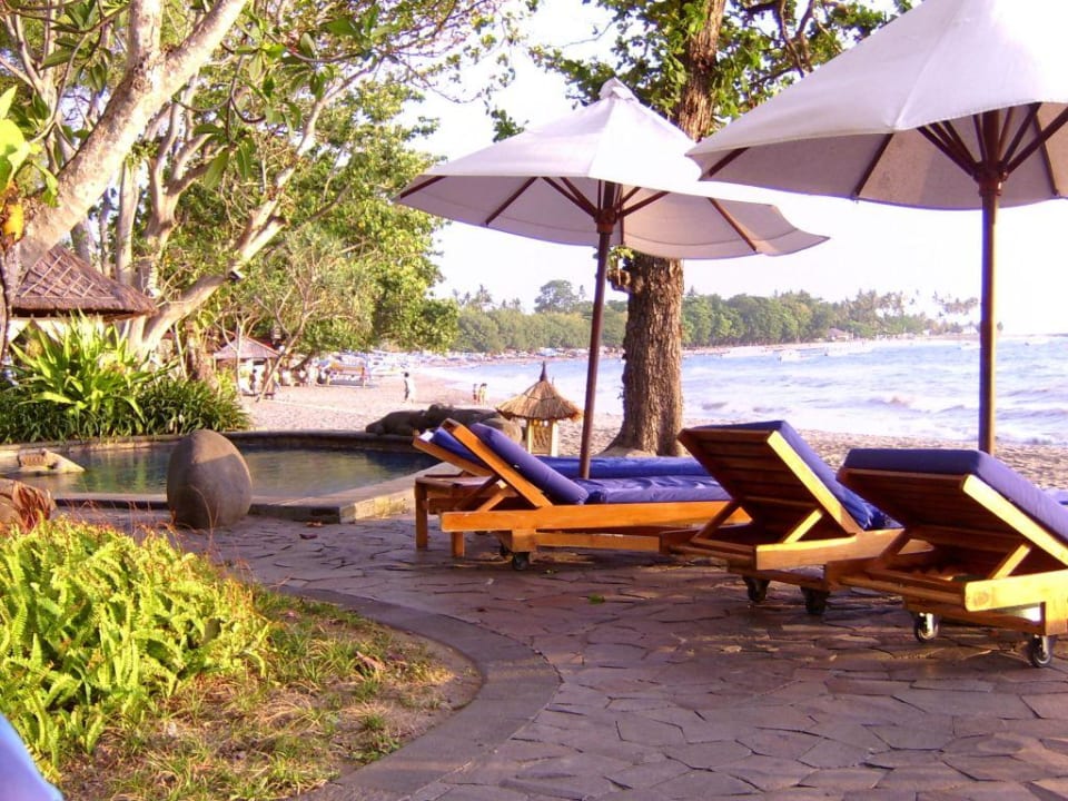 Blick aus dem Pool aufs Meer Hotel Sheraton Senggigi Lombok Beach Resort