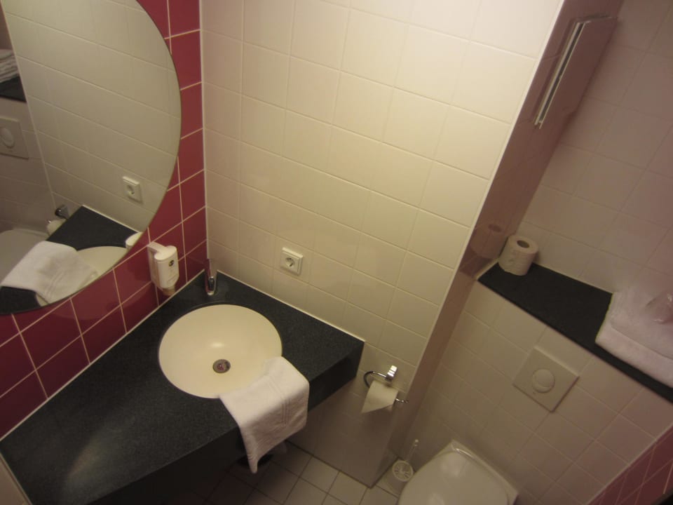 Bad B&B Hotel Düsseldorf-Airport