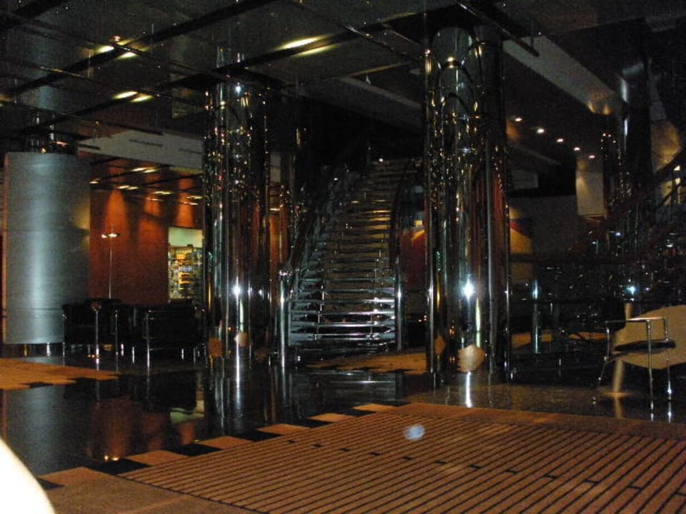 Alles spiegelt und gränzt Golden Sands Hotel Creek