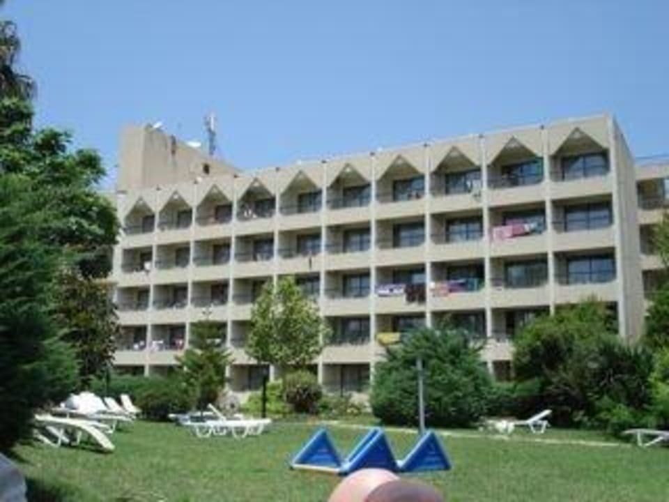 Hotel vom Garten aus gesehen Hotel Serra Park