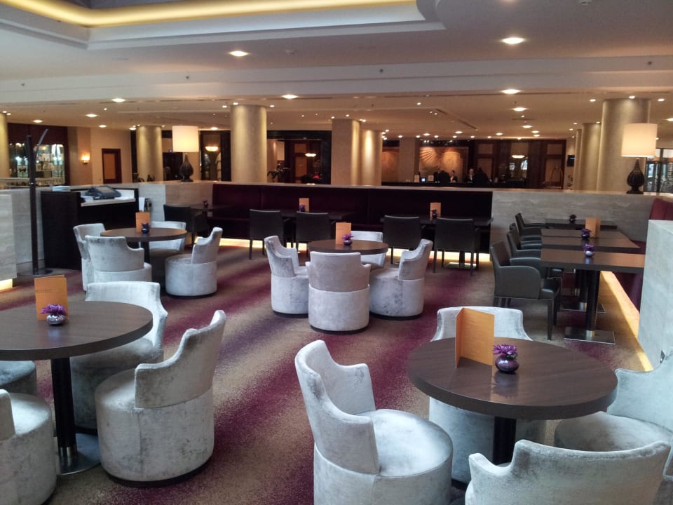 Luxuriöse Hottelinnenausstattung Hilton Berlin
