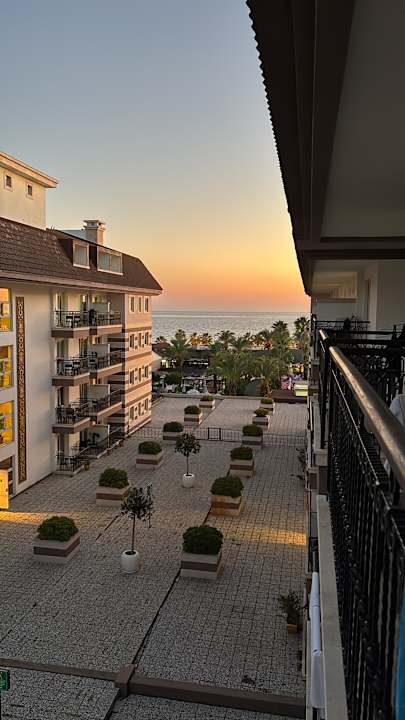 Außenansicht Crystal Family Comfort Collection