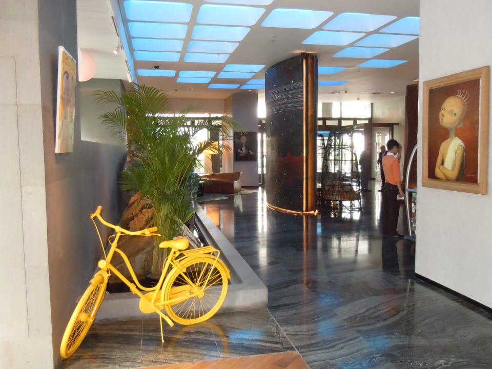 In der Lobby Hotel Indigo Shanghai on the Bund