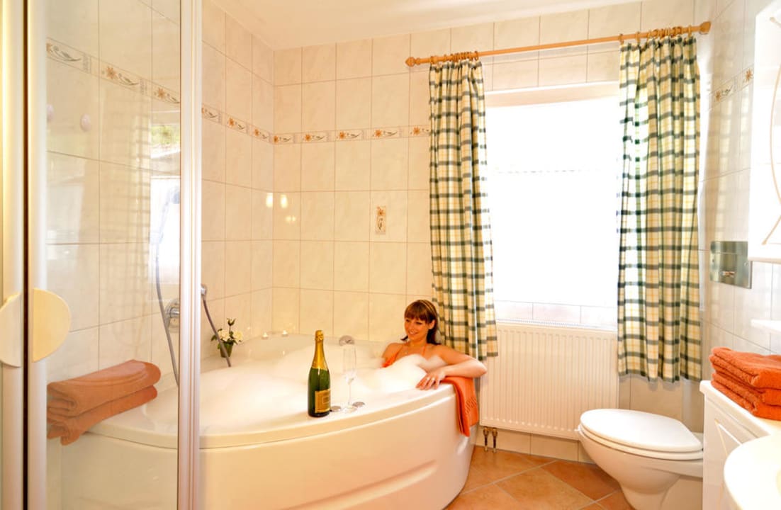 Ferienwohnung mit exklusiven Whirlpoollanschaft Hotel Alpspitz Grainau