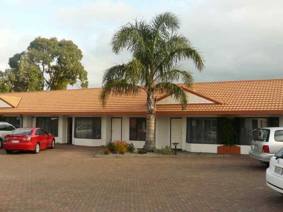 Innenhof des Motels White Heron Motor Lodge